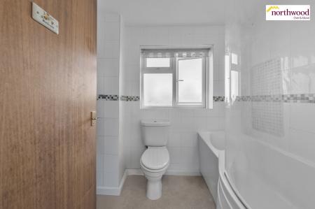 3 bedroom Detached house for sale in Bournehall Avenue, Bushey, WD23