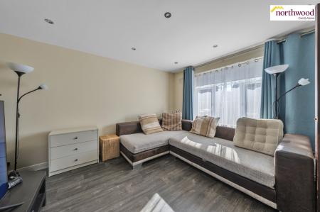 3 bedroom Detached house for sale in Bournehall Avenue, Bushey, WD23