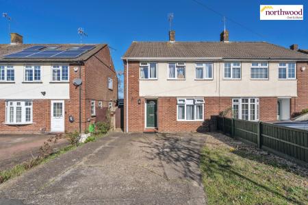 3 bedroom Detached house for sale in Bournehall Avenue, Bushey, WD23