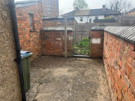 3 bedroom Terraced House to let in Copsewood Road, Watford, WD24