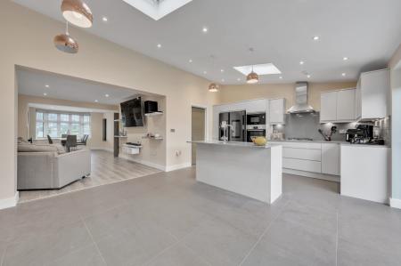 3 bedroom Semi-detached house for sale in St Albans Road, Watford, WD25