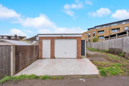 3 bedroom Semi-detached house for sale in St Albans Road, Watford, WD25