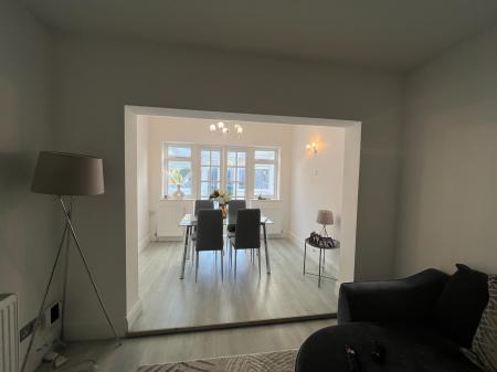 3 bedroom Semi-detached house to let in Bushey Mill Lane, Watford, WD24