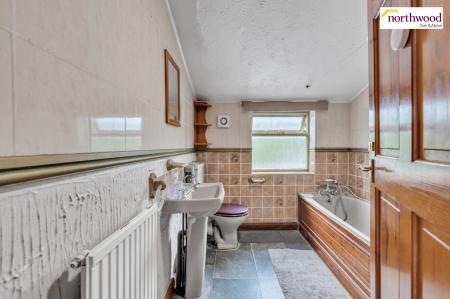 2 bedroom Terraced House for sale in Neston Road, Watford, WD24