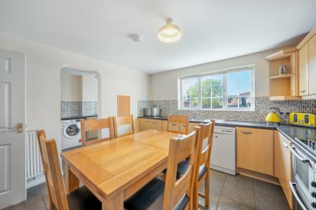 5 bedroom Link detached house for sale in Quantrill Terrace, Kesgrave, Ipswich, IP5