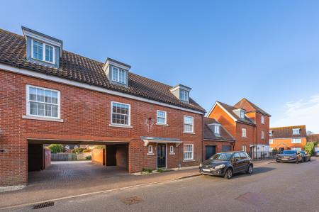 5 bedroom Link detached house for sale in Quantrill Terrace, Kesgrave, Ipswich, Kesgrave, IP5