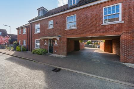 5 bedroom Link detached house for sale in Quantrill Terrace, Kesgrave, Ipswich, IP5