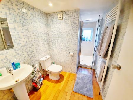1 bedroom Flat to let in Chalk Hill, Watford, WD19
