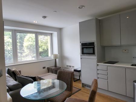 1 bedroom Flat to let in Home Park Mill Link Road, Kings Langley, WD4