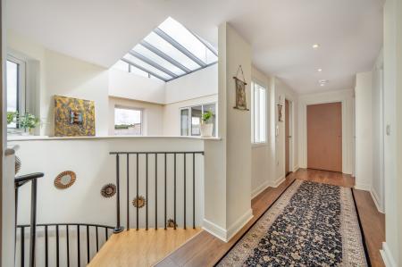 3 bedroom Penthouse for sale in Ovaltine Drive, Kings Langley, WD4