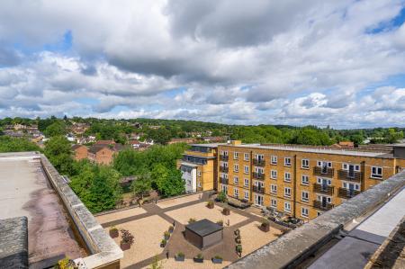 3 bedroom Penthouse for sale in Ovaltine Drive, Kings Langley, WD4