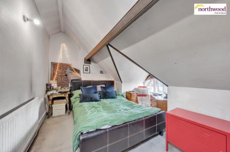 3 bedroom Town house for sale in St Albans Road, Watford, WD24