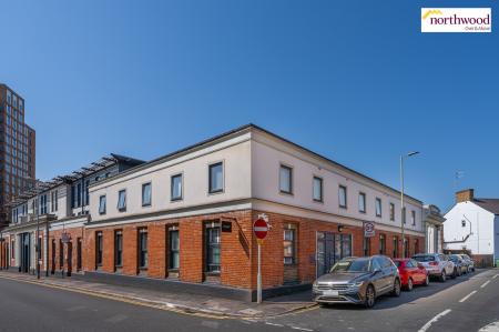 3 bedroom Flat for sale in Leavesden Lodge Leavesden Road, Watford, WD24
