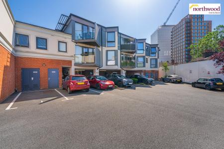 3 bedroom Flat for sale in Leavesden Lodge Leavesden Road, Watford, WD24