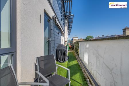 3 bedroom Flat for sale in Leavesden Lodge Leavesden Road, Watford, WD24