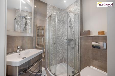 3 bedroom Flat for sale in Leavesden Lodge Leavesden Road, Watford, WD24