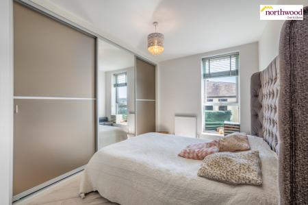3 bedroom Flat for sale in Leavesden Lodge Leavesden Road, Watford, WD24