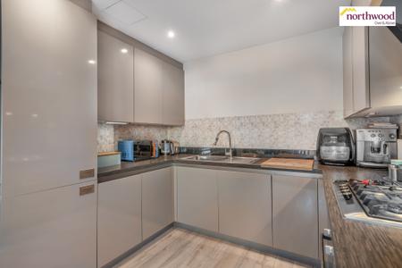 2 bedroom Flat for sale in Leavesden Lodge Leavesden Road, Watford, WD24