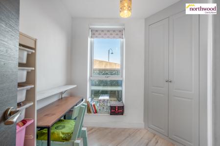 2 bedroom Flat for sale in Leavesden Lodge Leavesden Road, Watford, WD24