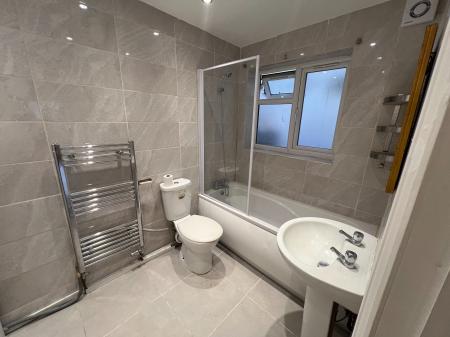 1 bedroom Studio flat to let in St Albans Road, Watford, WD24