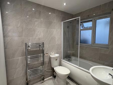 1 bedroom Studio flat to let in St Albans Road, Watford, WD24