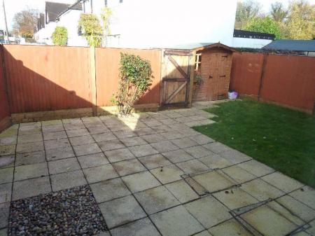 3 bedroom Semi-detached house to let in Cross Road, Oxhey, Watford, WD19