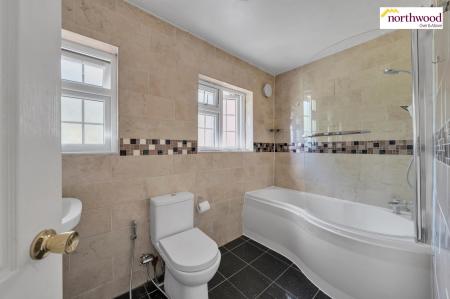 5 bedroom Semi-detached house for sale in The Harebreaks, Watford, WD24