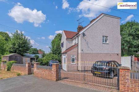 5 bedroom Semi-detached house for sale in The Harebreaks, Watford, WD24