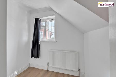 5 bedroom Semi-detached house for sale in The Harebreaks, Watford, WD24