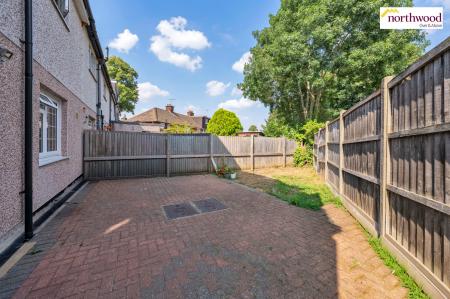 5 bedroom Semi-detached house for sale in The Harebreaks, Watford, WD24