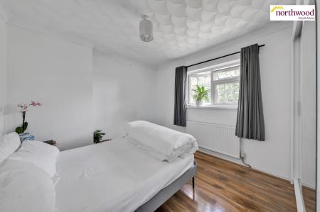 5 bedroom Semi-detached house for sale in The Harebreaks, Watford, WD24