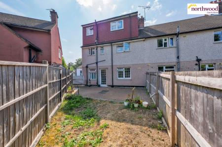 5 bedroom Semi-detached house for sale in The Harebreaks, Watford, WD24