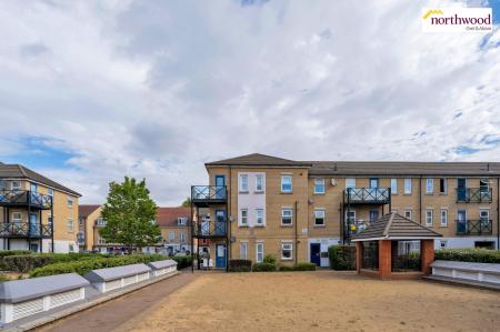 2 bedroom Flat for sale in Chadwell Health, Romford, RM6