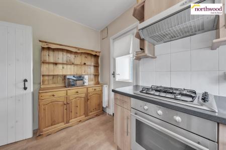 2 bedroom Maisonette for sale in Fairfield Drive, Watford, WD17