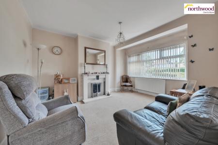 2 bedroom Maisonette for sale in Fairfield Drive, Watford, WD17