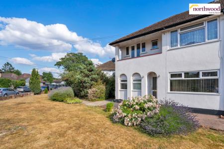 2 bedroom Maisonette for sale in Fairfield Drive, Watford, WD17
