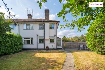 2 bedroom Maisonette for sale in Fairfield Drive, Watford, WD17