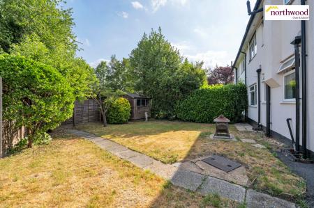 2 bedroom Maisonette for sale in Fairfield Drive, Watford, WD17