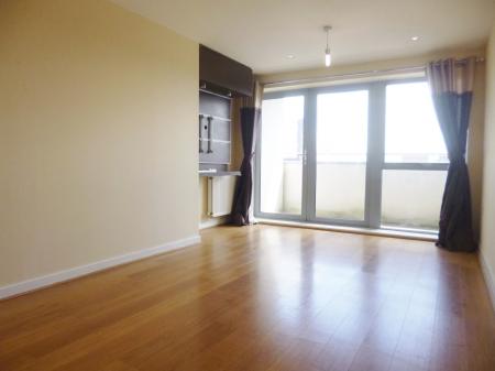2 bedroom Flat to let in Wilmington Close, Watford, WD18