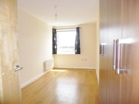 2 bedroom Flat to let in Wilmington Close, Watford, WD18