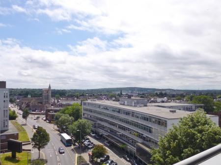 2 bedroom Flat to let in Wilmington Close, Watford, WD18