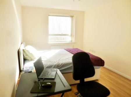 2 bedroom Flat to let in Exchange Road, Watford, WD18