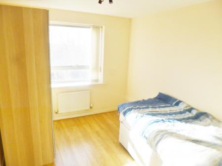 2 bedroom Flat to let in Exchange Road, Watford, WD18