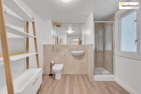 3 bedroom Duplex for sale in Overtine Drive, Kings Langley, WD4