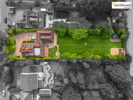 4 bedroom Detached bungalow for sale in Abbots Road, Abbots Langley, WD5