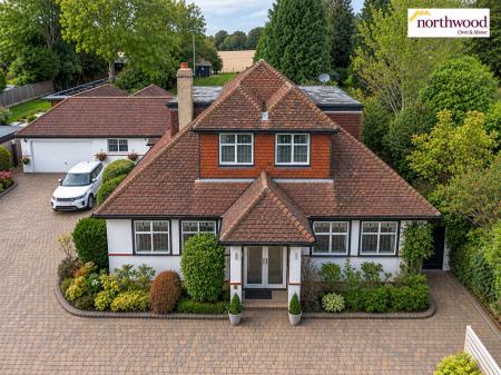 4 bedroom Detached bungalow for sale in Abbots Road, Abbots Langley, WD5