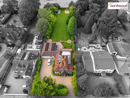 4 bedroom Detached bungalow for sale in Abbots Road, Abbots Langley, WD5
