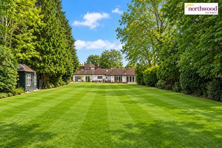 4 bedroom Detached bungalow for sale in Abbots Road, Abbots Langley, WD5
