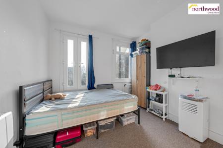 5 bedroom Mixed Use for sale in Queens Road, Watford, WD17