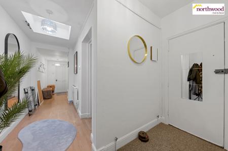 5 bedroom Mixed Use for sale in Queens Road, Watford, WD17